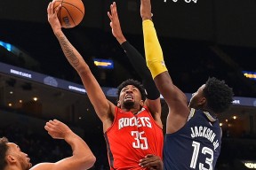 爱游戏体育-勒沃库森训练开放日；清晨再遭质疑引欢呼；CBA常规赛在即；轮换策略成焦点(勒沃库森夺冠庆典)