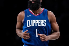 爱游戏-哈登在曼联比赛中战术调整，高光表现引发热议！的简单介绍