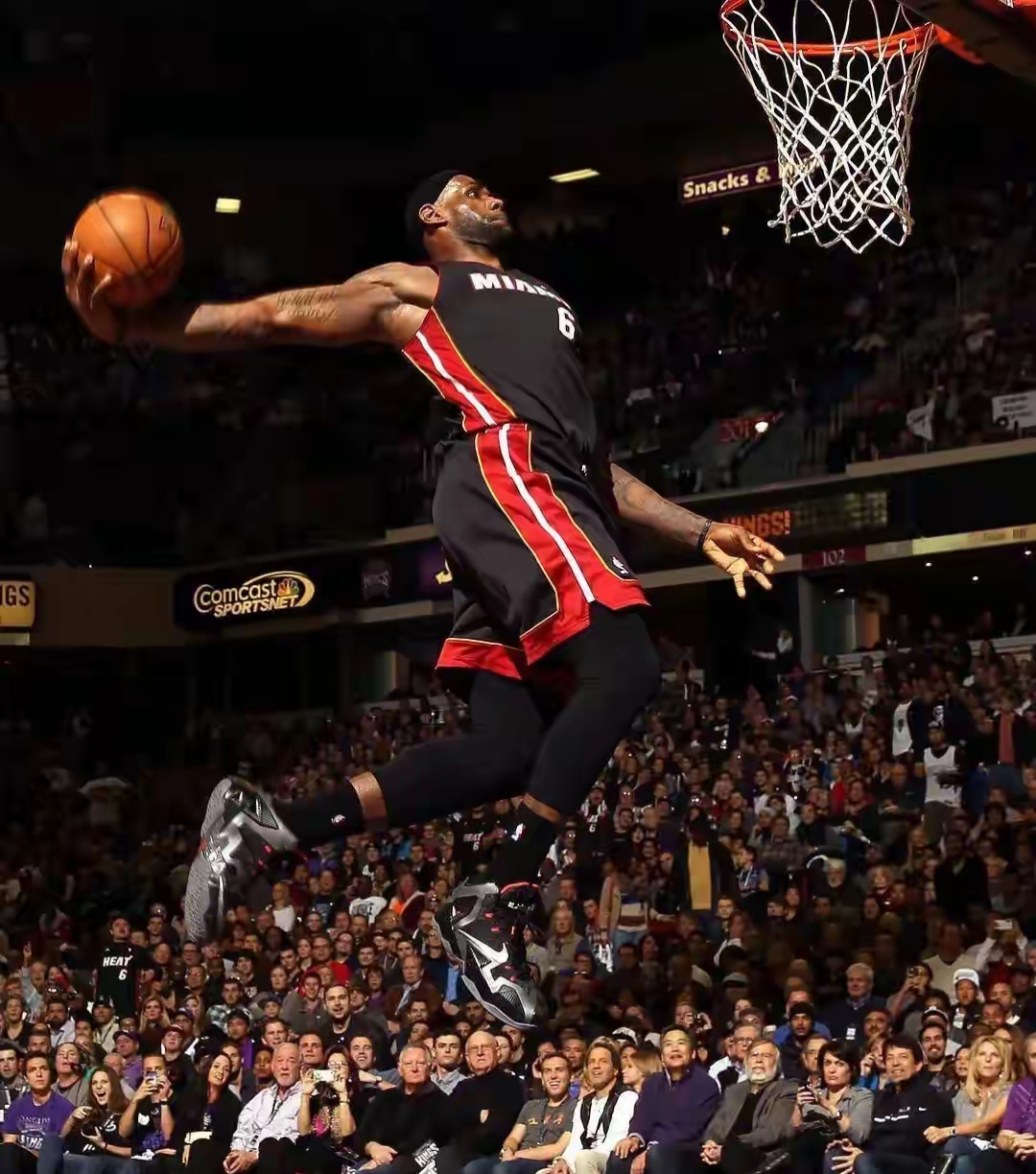 败北引发热议!,詹姆斯在独行侠比赛中爆冷引发球迷热议(东契奇首秀独行侠爆冷) 败北引发热议!,詹姆斯在独行侠比赛中爆冷引发球迷热议(东契奇首秀独行侠爆冷)