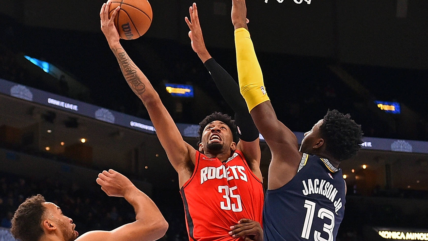 勒沃库森训练开放日；清晨再遭质疑引欢呼；CBA常规赛在即；轮换策略成焦点(勒沃库森夺冠庆典)