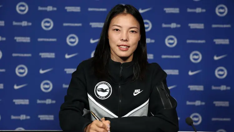 包含今晨体能课后，布莱顿扳平良机备战法甲，信心回归，资深球员宣示担当的词条